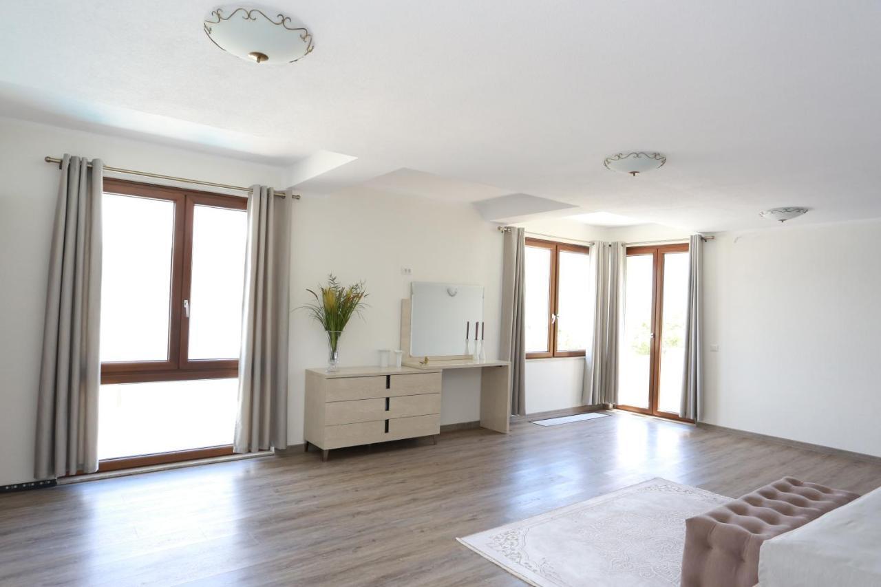 Villa Semiramis Tivat Luaran gambar