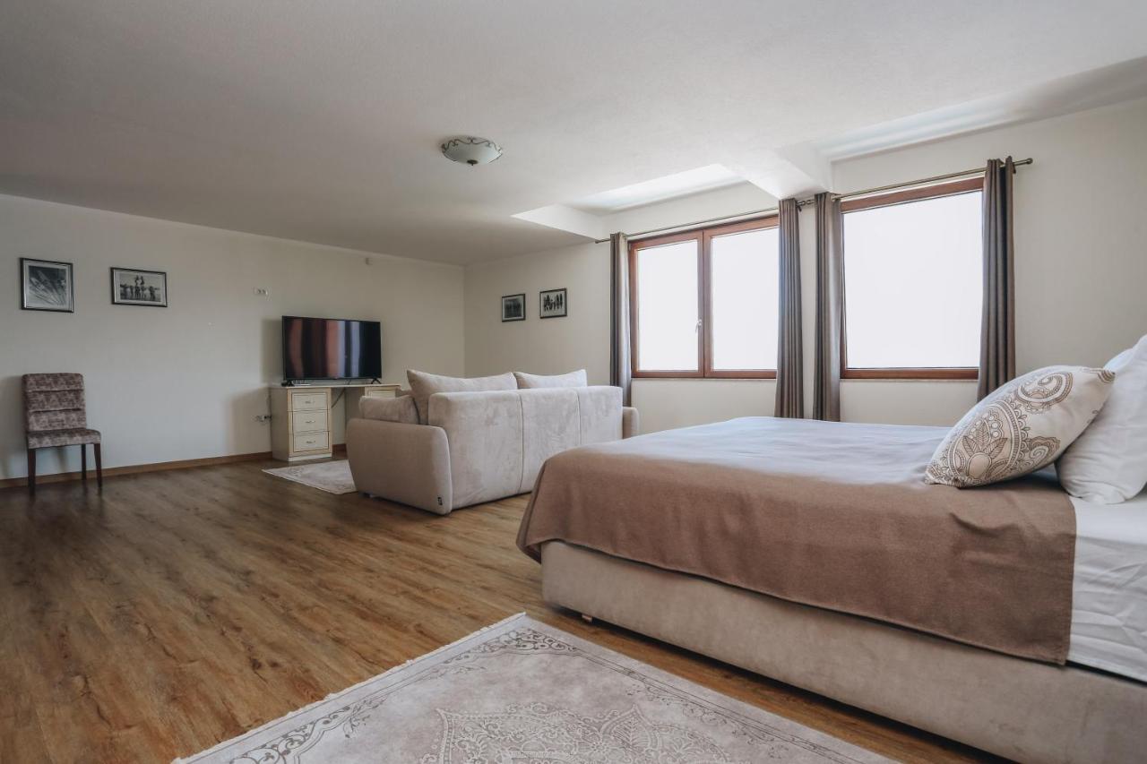Villa Semiramis Tivat Luaran gambar