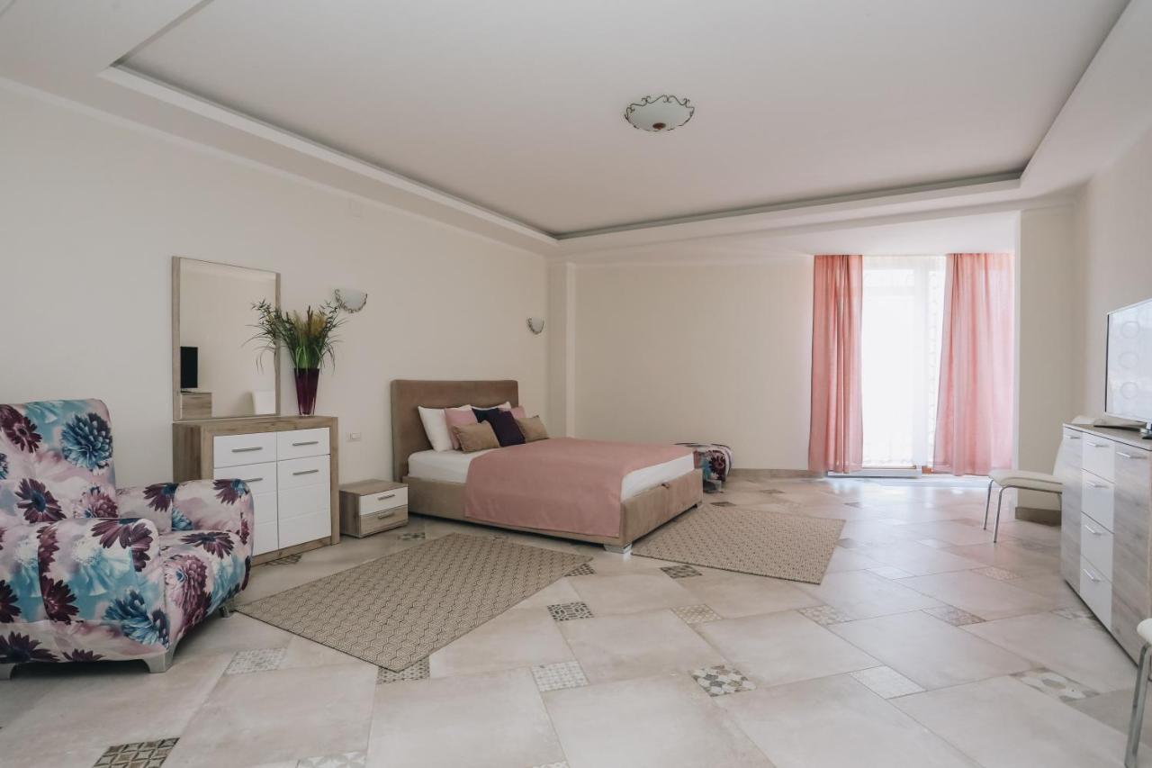 Villa Semiramis Tivat Luaran gambar
